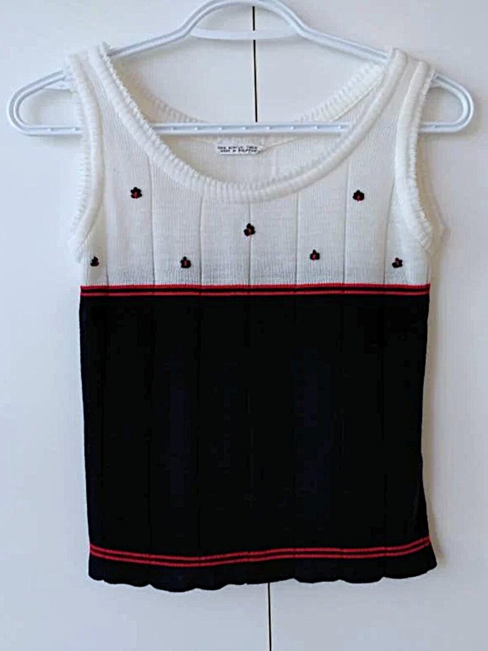 Vintage Sleeveless Vest Top Acrylic Machine Knitted Womens Size Small - Picture 8 of 8